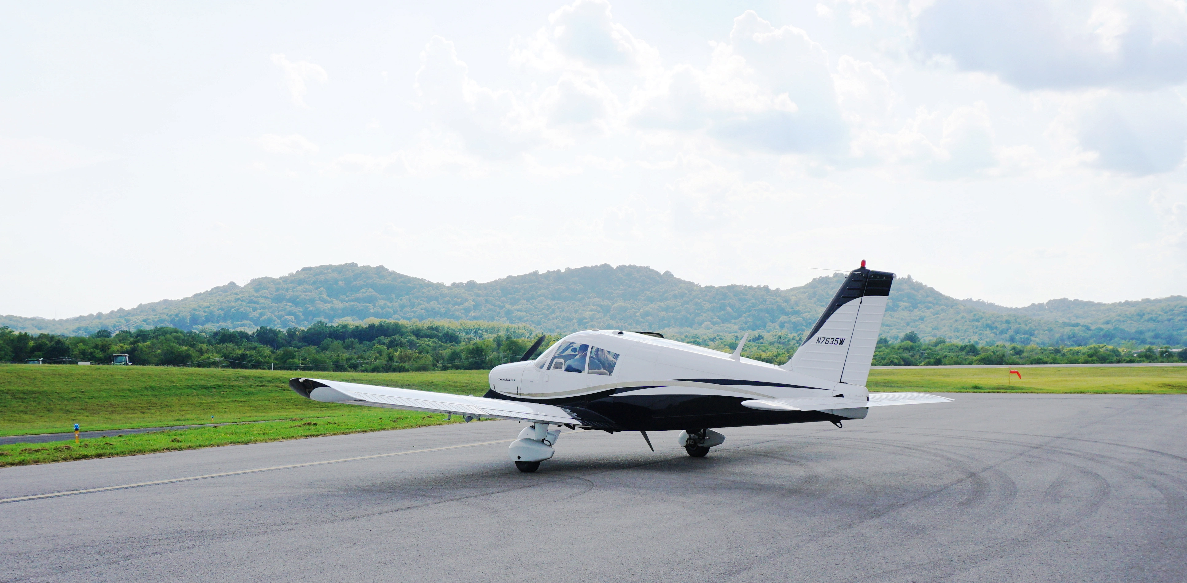 Piper Cherokee 180 Exterior